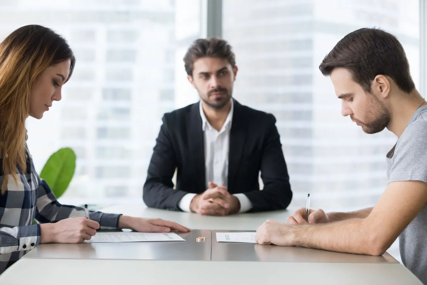 How EH Mediation Guides Couples Toward Fair and Balanced Outcomes Street